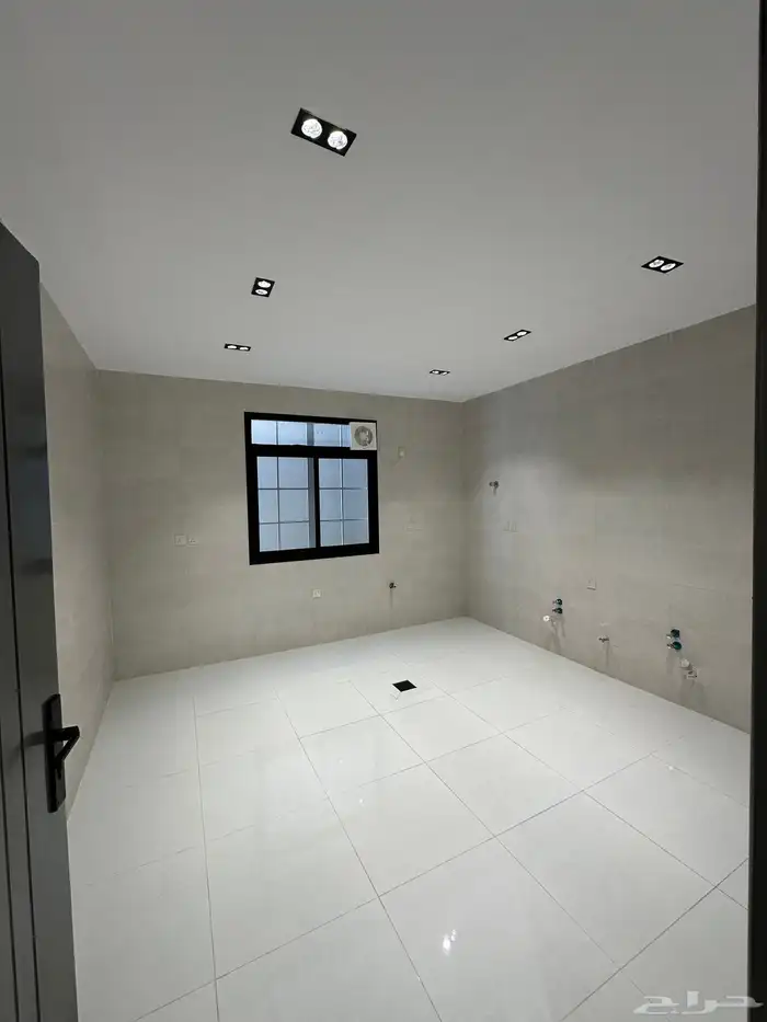 للبيع شقق علويه وارضيه مستقله تصميم مودرن-حي المعارض 580الف 13