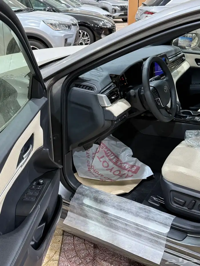 تايوتا كامري 2025 LE 27