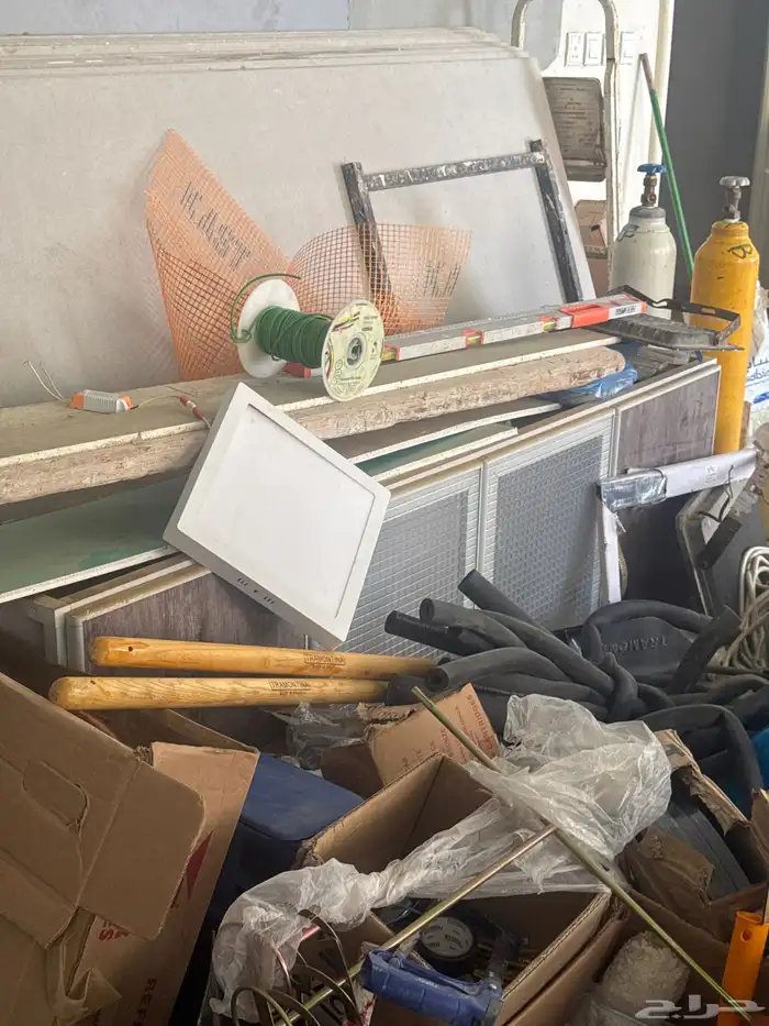 مكيفات وماطور مسبح وكهرباء وسباكة للبيع 1