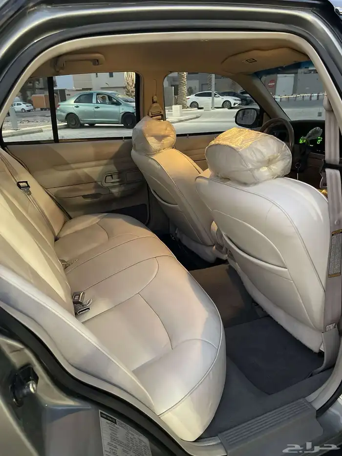 كراون فكتوريا مخزن او البدل بدل مناسب او لوحة رقم فردي 12