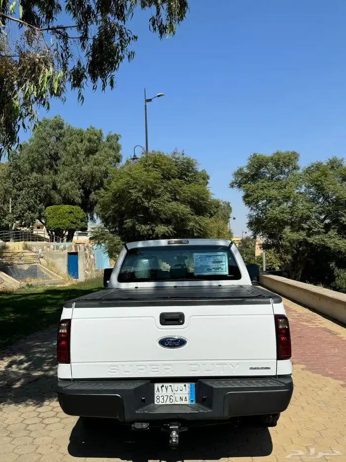 للبيع F350 موديل 2013 عداد100 الف كم 41