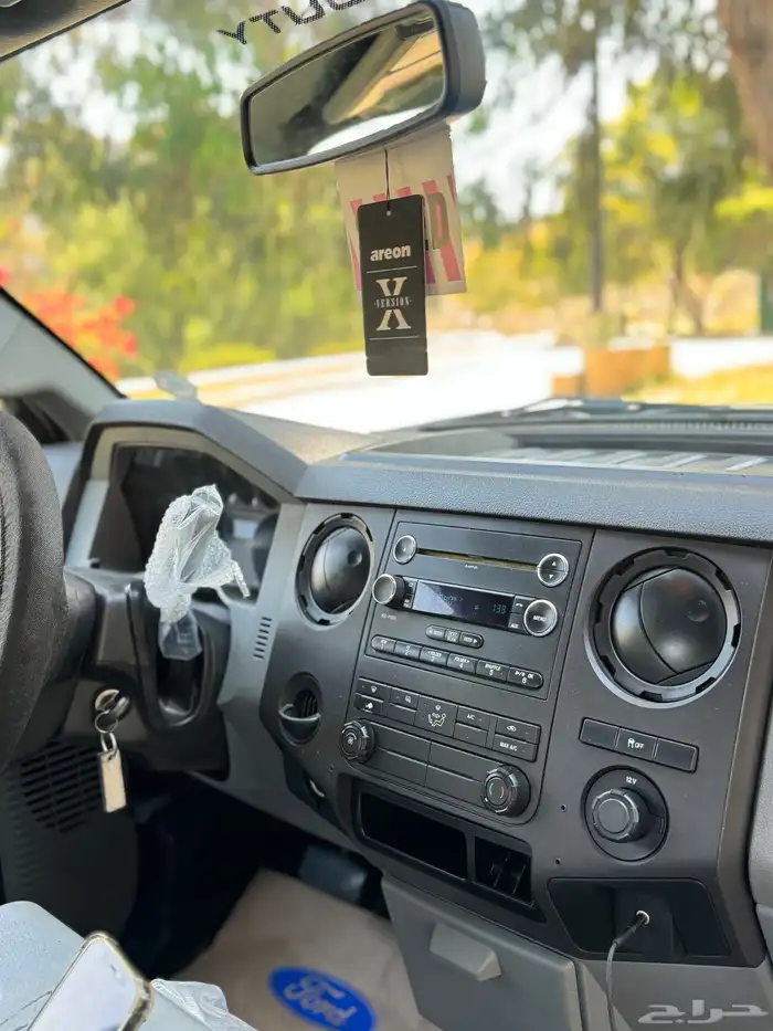 للبيع F350 موديل 2013 عداد100 الف كم 25