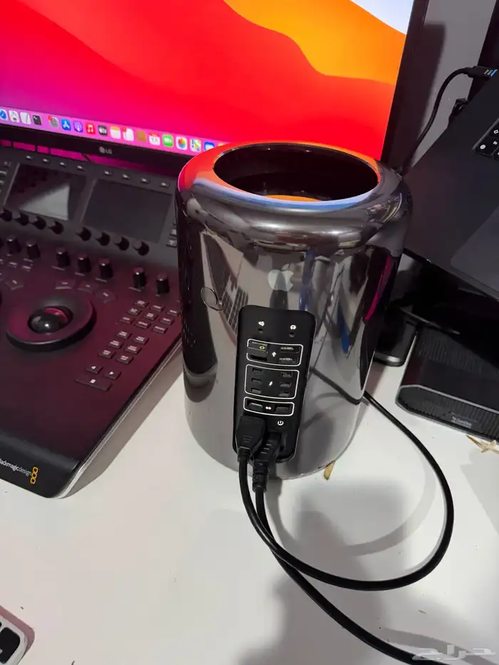 Mac Pro 2013 (8-Core Xeon   Dual D700) 1