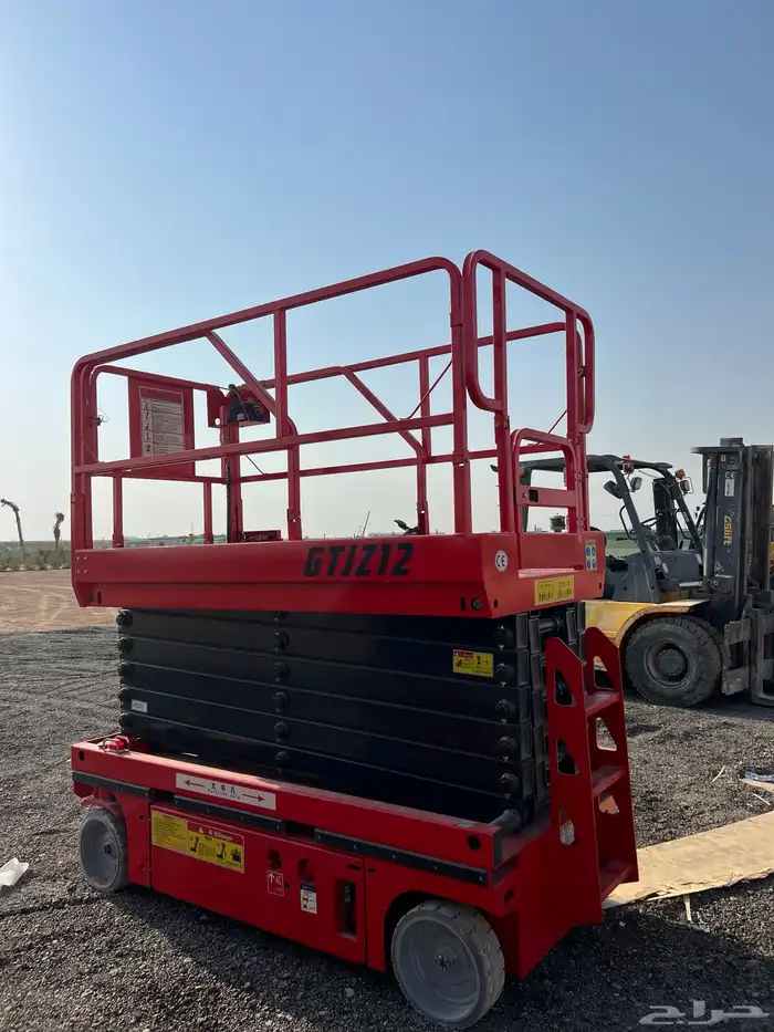 رافعه شوكيه فوركلفت سيزرلفت مان لفت للايجار Forklift 2