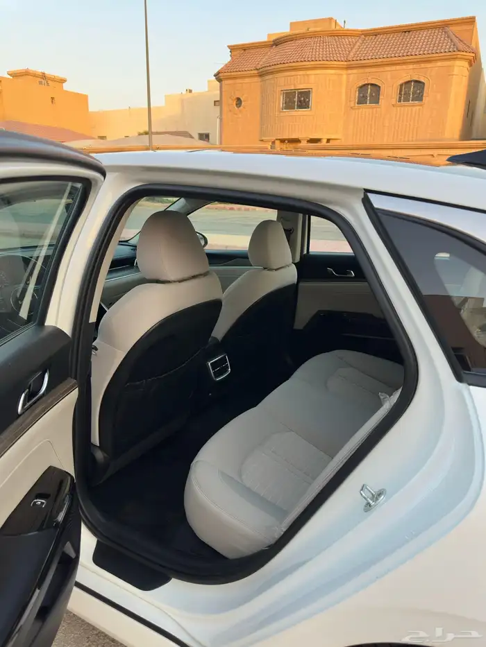 كيا K5 2022 نص فل 12