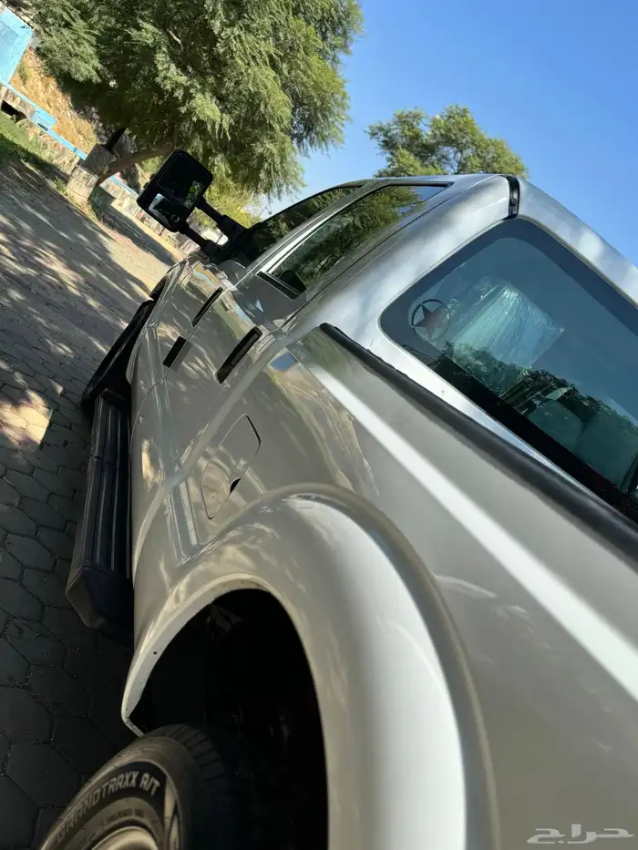 للبيع F350 موديل 2013 عداد100 الف كم 39