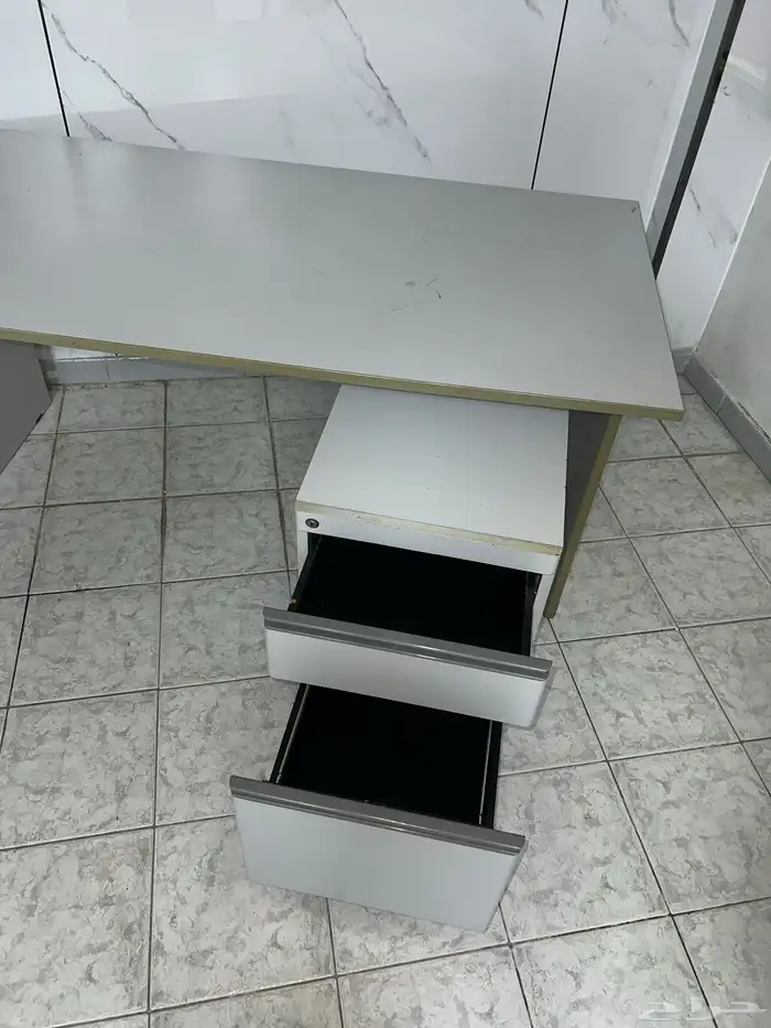 طاولة مكتب 10