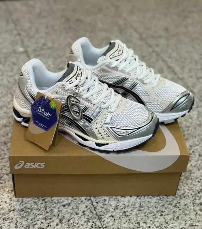 شوزات وشنط ماستر كوالتي متوفر لدينا كوتش وديور نيوبلانس 23