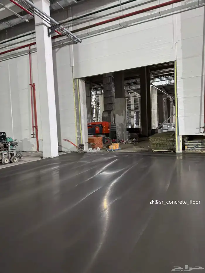 I am a Pakistani worker specializing in interlock paving at 1