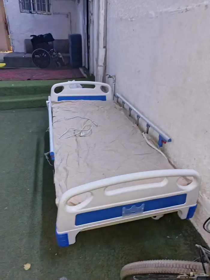 سرير مرضى شبة جديد بقرطيسة استخدام اسبوع فقط 1