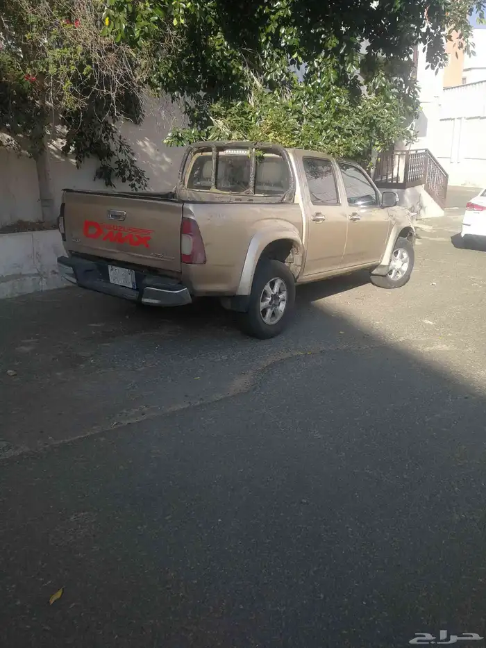 آيسوزو ديماكس 2010 3