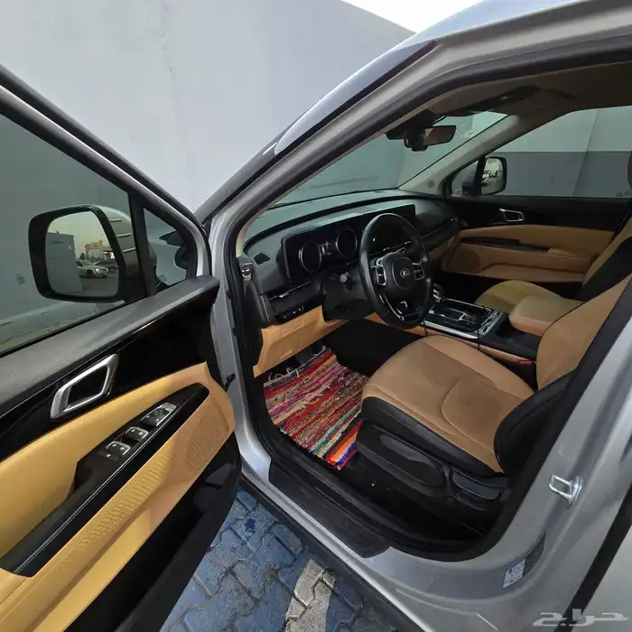 للبيع كرنفال ديزل 11 مقعد مكينة 2.2 تيربو 5