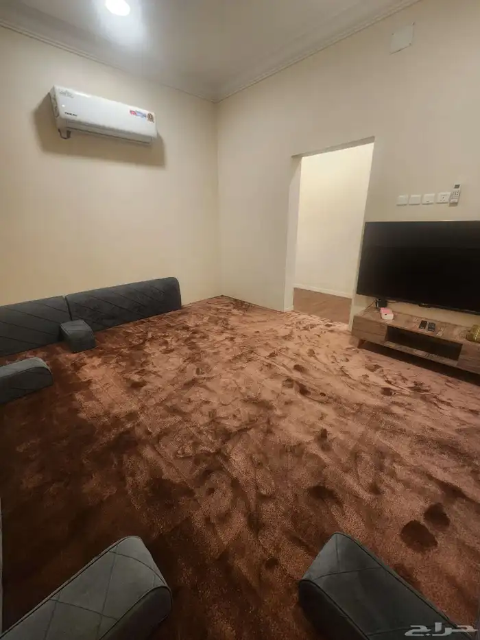 شقق عزاب يومي وشهري مقابل البوابه الثانيه احد رفيده الرونه 1