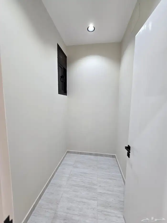 للبيع شقق ارضيه وارواف علويه شمال الراقى 41