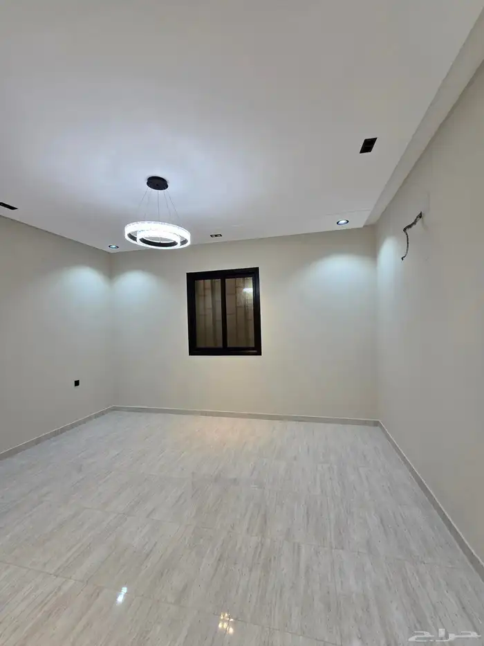 للبيع شقق ارضيه وارواف علويه شمال الراقى 32