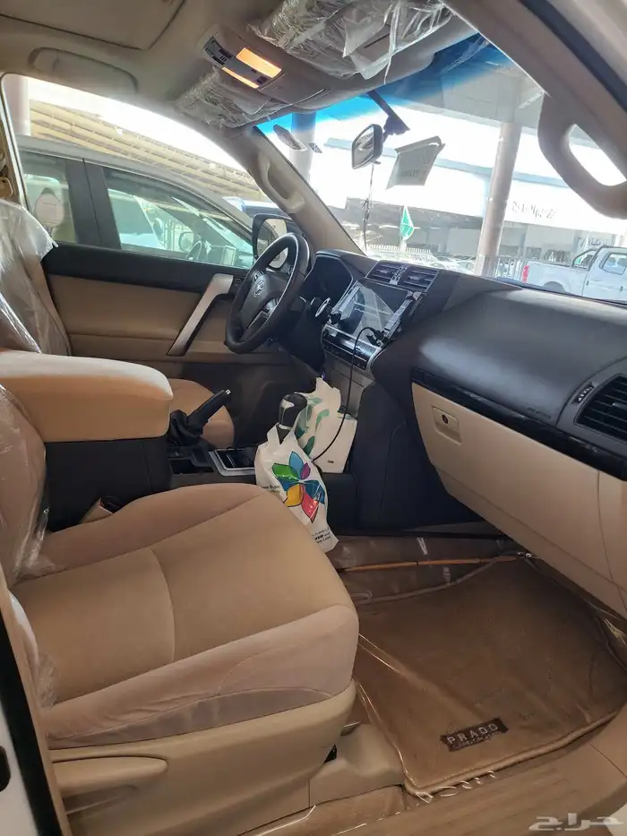 تويوتا برادو6 سلندر فل كامل موديل 2023 ممشى 36000فقط 7