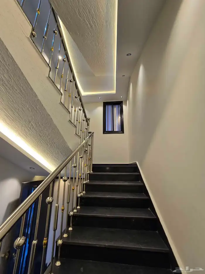 للبيع شقق ارضيه وارواف علويه شمال الراقى 16