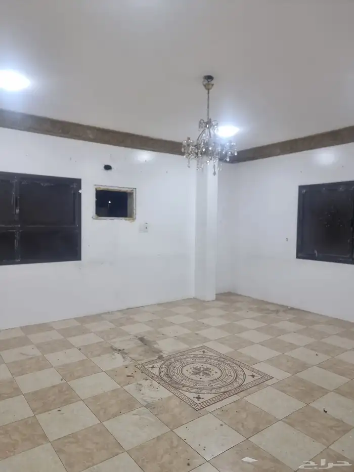 للاجار شقة دور اول حي بدر أ ب1500شهري 0