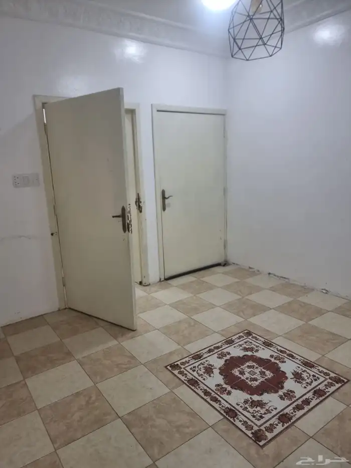للاجار شقة دور اول حي بدر أ ب1500شهري 8
