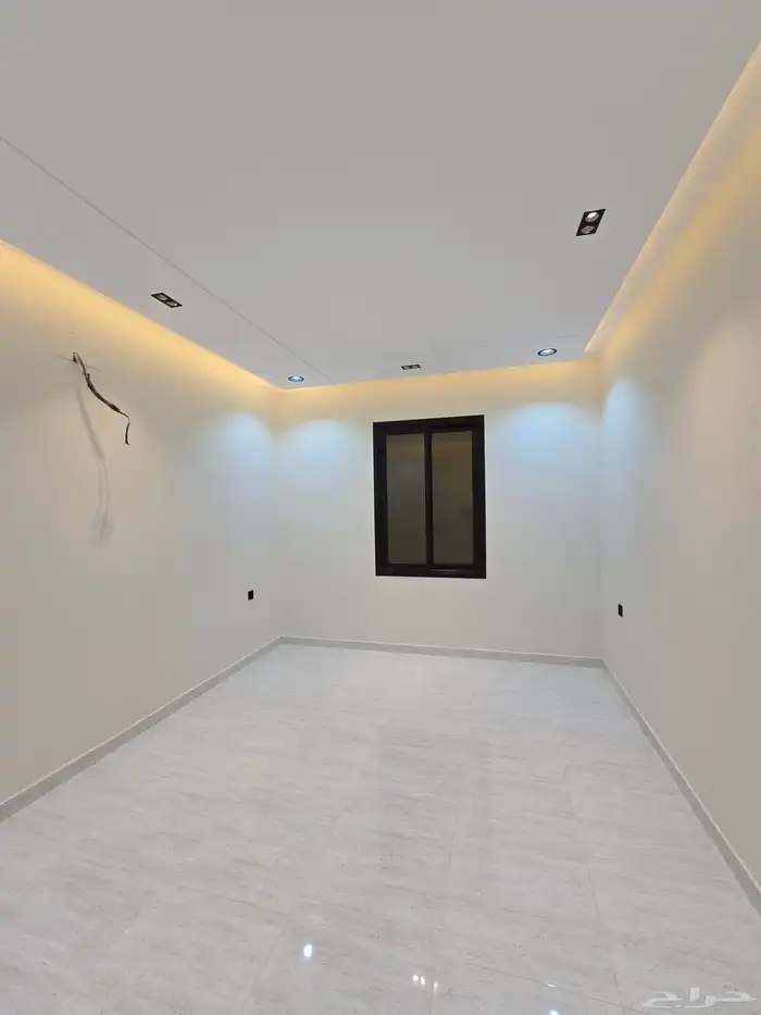 للبيع شقق ارضيه وارواف علويه شمال الراقى 30