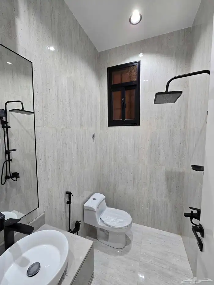 للبيع شقق ارضيه وارواف علويه شمال الراقى 34