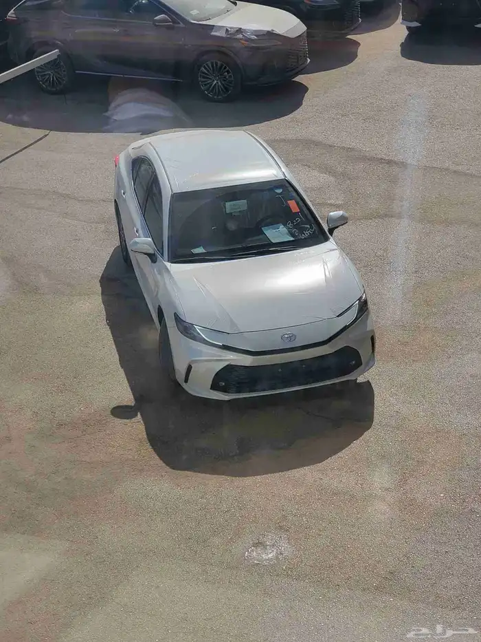 كامري 2025 E ستاندر أبيض 6