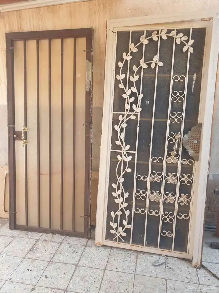باب حديد نظيف 2