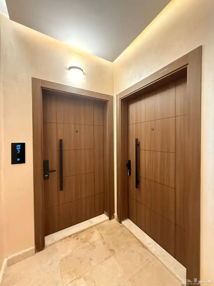 للمتميزين شقه في حي الروضه 4 غرف 9