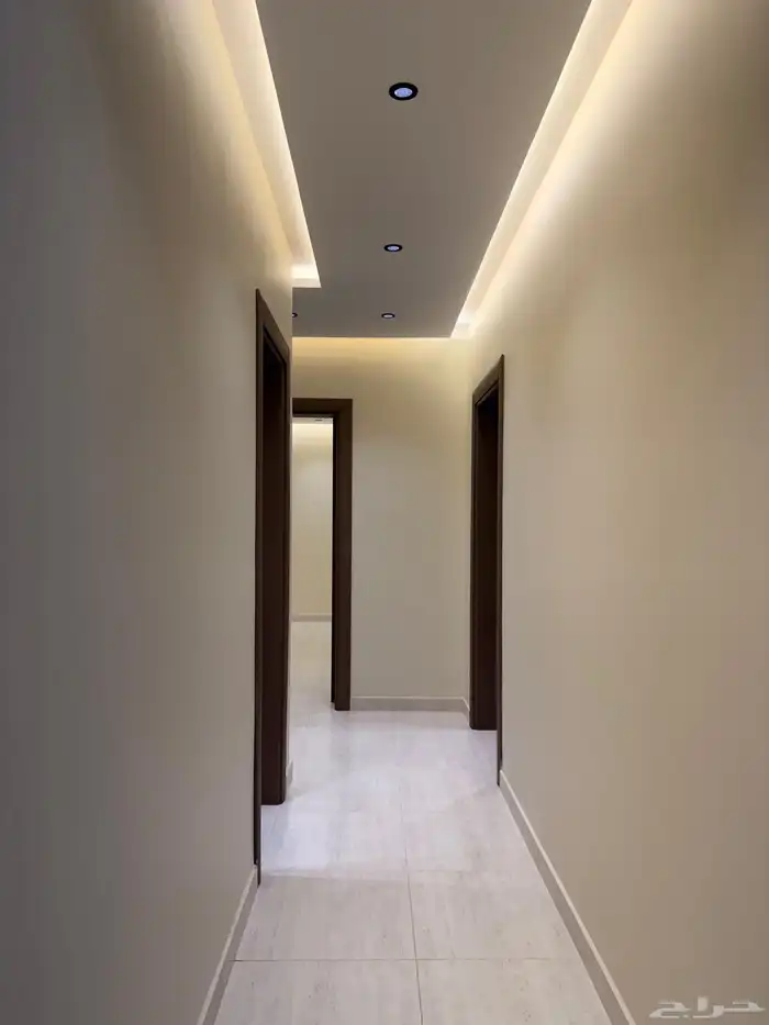 للمتميزين شقه في حي الروضه 4 غرف 7