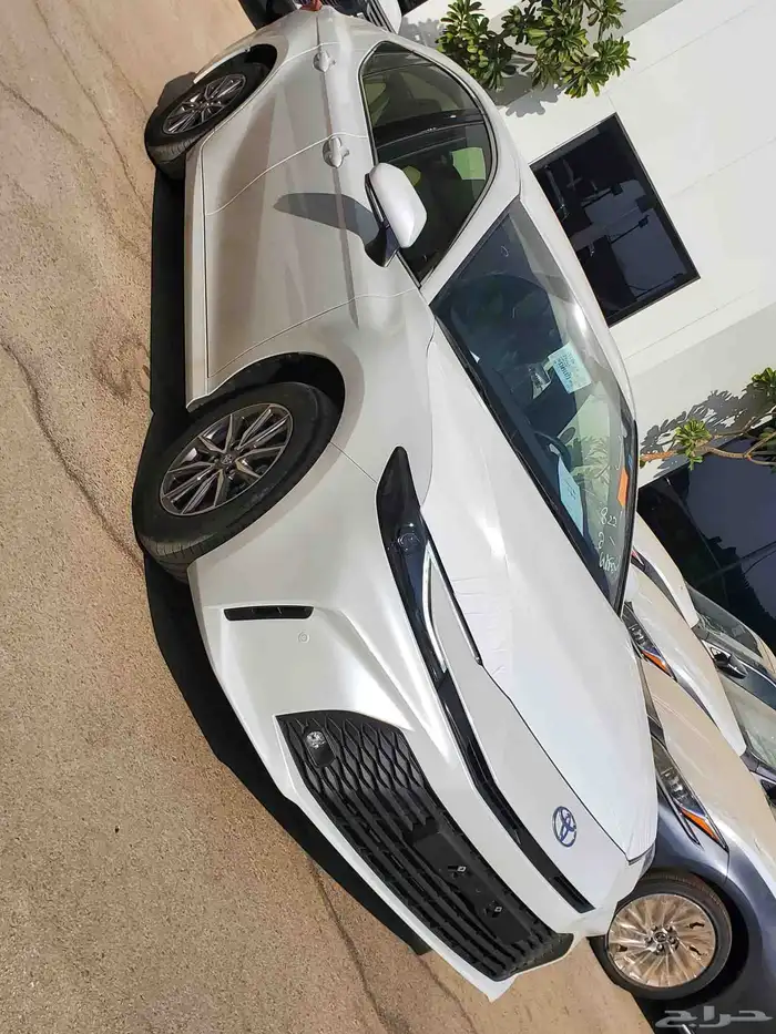 كامري 2025 E ستاندر أبيض 2