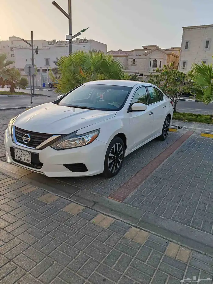 للبيع نيسان التيما موديل 2018 4