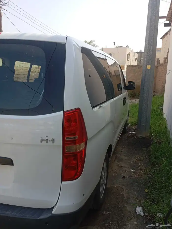 اعرض لكم سياره هونداي H1 للبيع كاش ولا اريد بدل 5