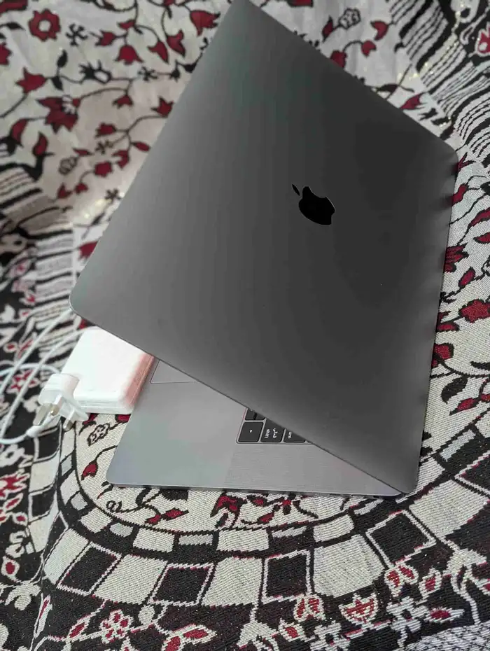 ماك بوك 2