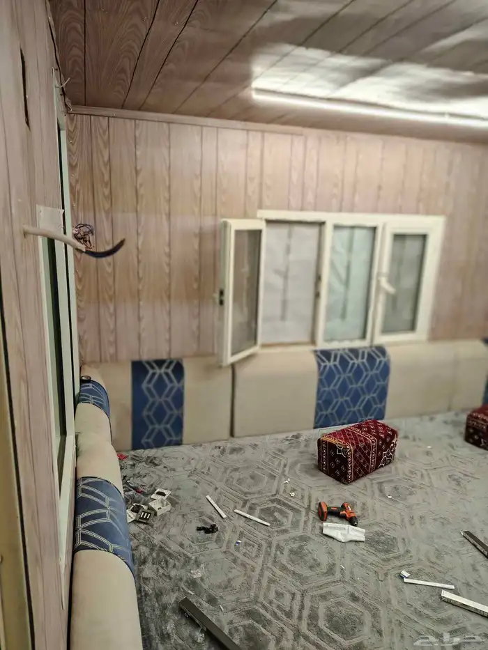 كرفان دكة بغرفتها للبيع مزودة بالطاقة الشمسية 22 شامل طاقتها 7