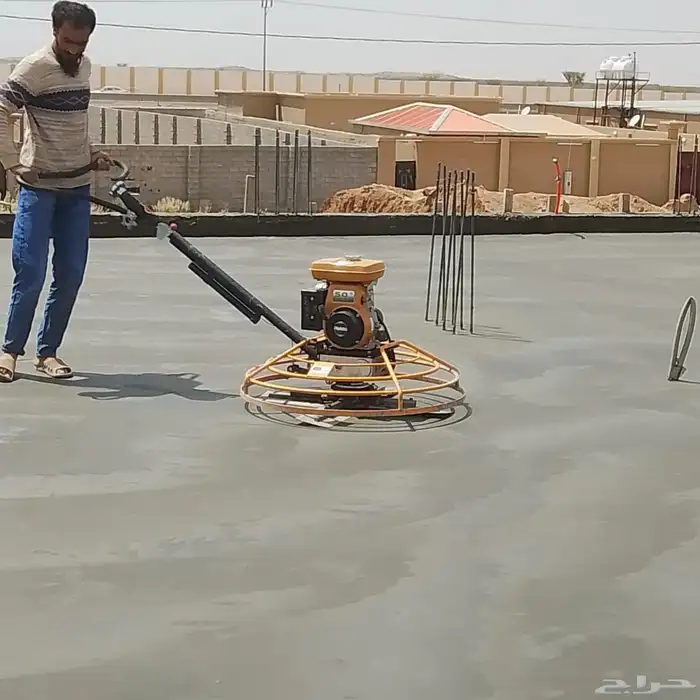 I am a Pakistani worker specializing in interlock paving at 19