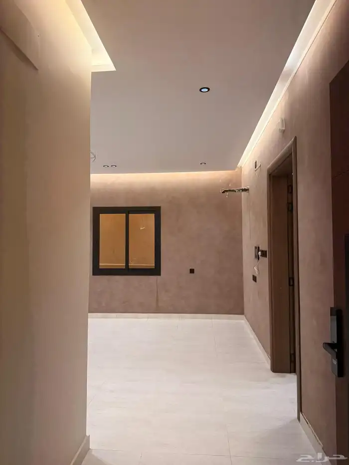 للمتميزين شقه في حي الروضه 4 غرف 8