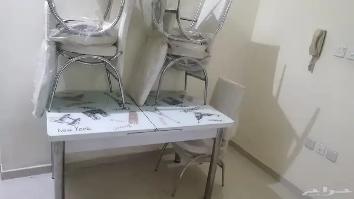 طاولة وكراسي جديدة للبيع جدة الصالحية 1