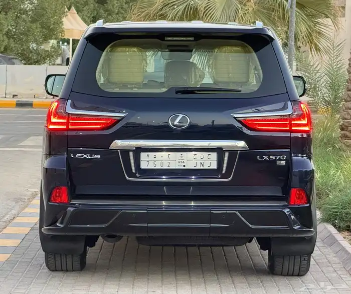 لكزس LX570 فل كامل 2019 الحد 250 الف 34