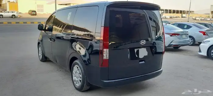 هونداي ستاريا 2023 بنزين 2
