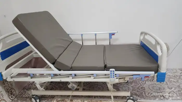سرير طبي كهرباء مع المرتبه 0