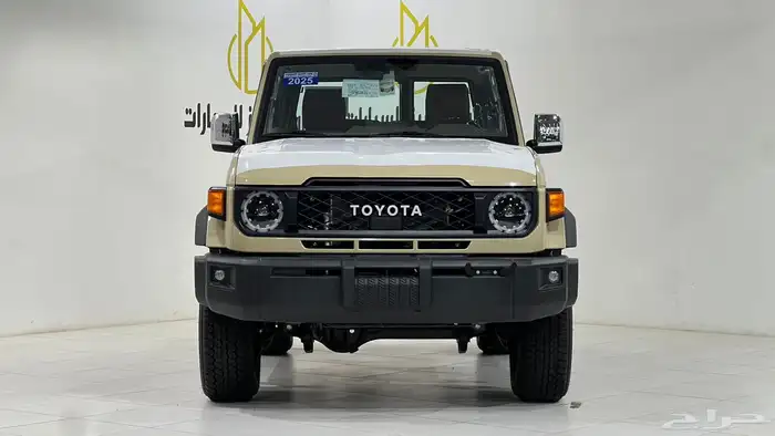 تويوتا ربع V6.2025فل كامل رفرف بريمي بنزين40عام آخر دفعه 1