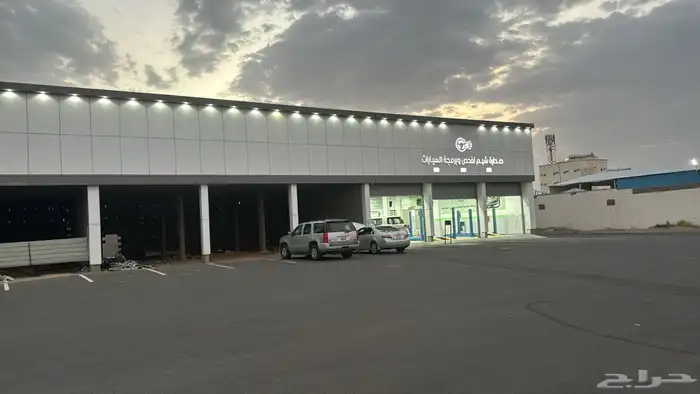 محلات للإيجار مع سكن فوق 2