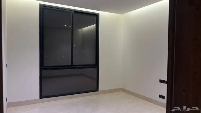 شقة مطله على البحر بسعر مميز 1