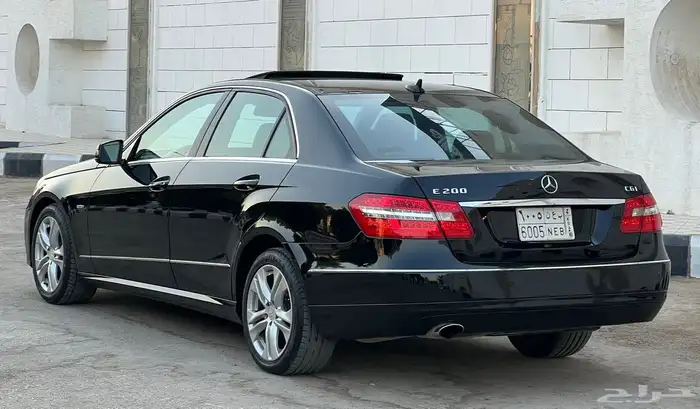 مرسيدس E200 2011 (بحالة ممتازة) 7