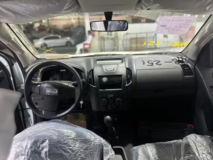 ايسوزو ديماكس غمارتين دبل قير عادي زجاج كهرباء 2025 9