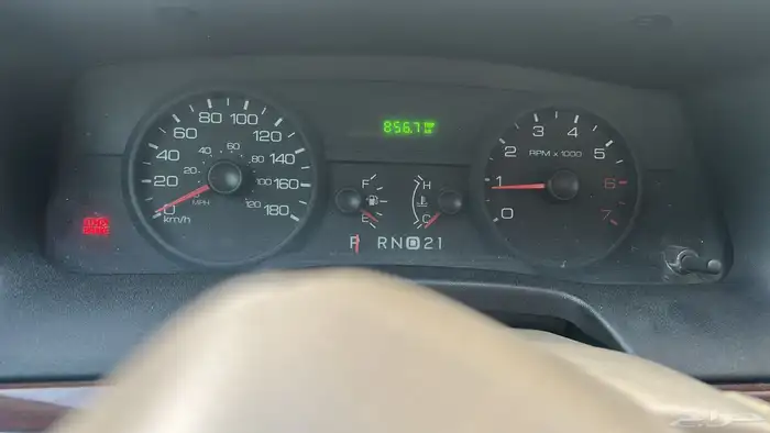 فورد كروان فكتوريا 2011 سعودي ماشي 124 الف للبيع 7