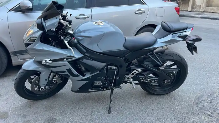 SUZUKI GSXR 600cc 2011 3