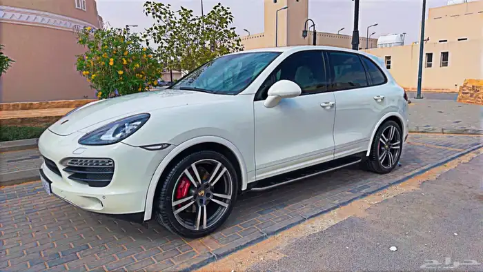 قطع سيارة بورش كايين 2012 1