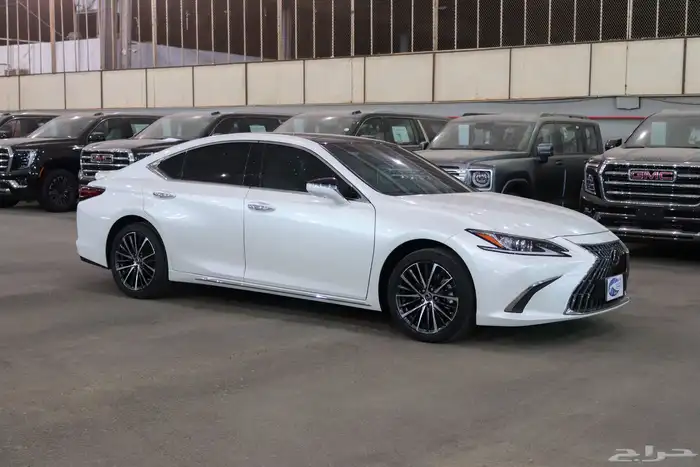 لكزس ES350 فئة CC موديل 2025 عداد1500 كم خليجي بسعر 220.000 0