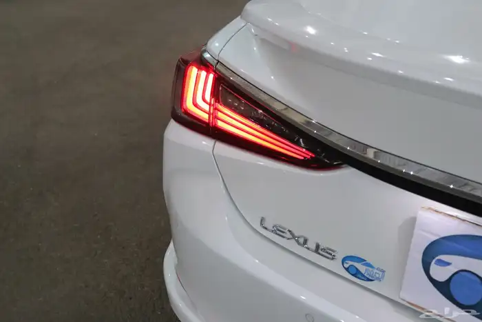 لكزس ES350 فئة CC موديل 2025 عداد1500 كم خليجي بسعر 220.000 7